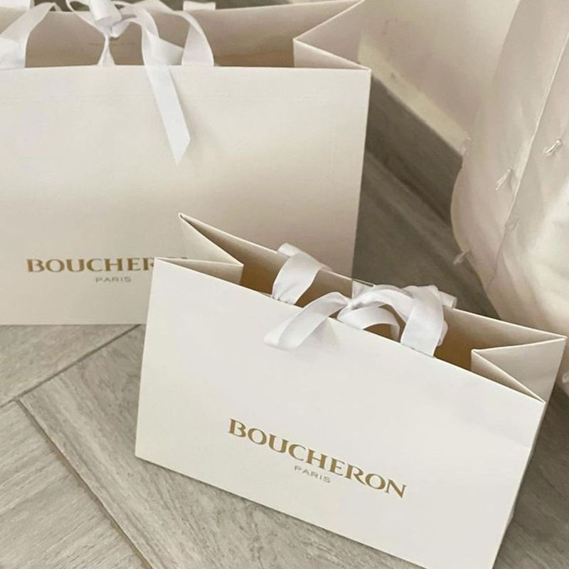 Custom Logo White Boutique Clothing Shopping Paper Bags Wholesale Luxury Gift Wedding Jewelry Cosmetic Packaging Paper Bag