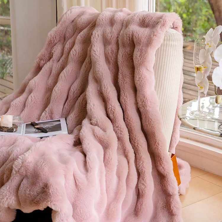 2024 Young Luxury Rabbit Plush Blanket Winter Thickened Ab Coral Velvet Office Blanket for Home