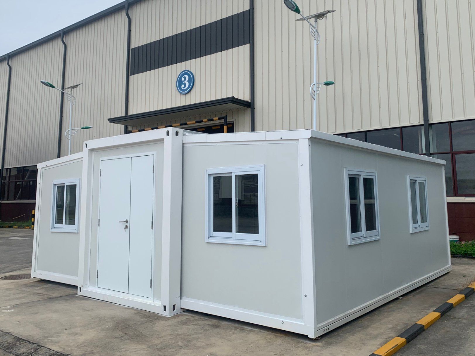 Wholesale Modern Modular Prefabricated House Expandable Container House with Bathroom for Home Use Luxury Prefab House
