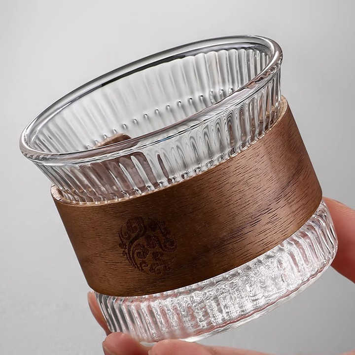 New High Borosilicate Glass Walnut Wood Scald Vertical Grain Heat Vertical Grain Resistant Small Mug Cup with Cork Sleeve