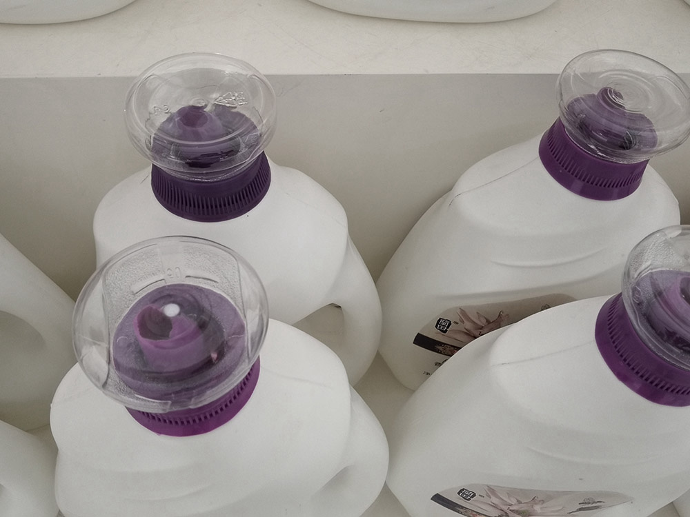 Brand Original Scent Liquid Laundry Detergent in 2L Barrel