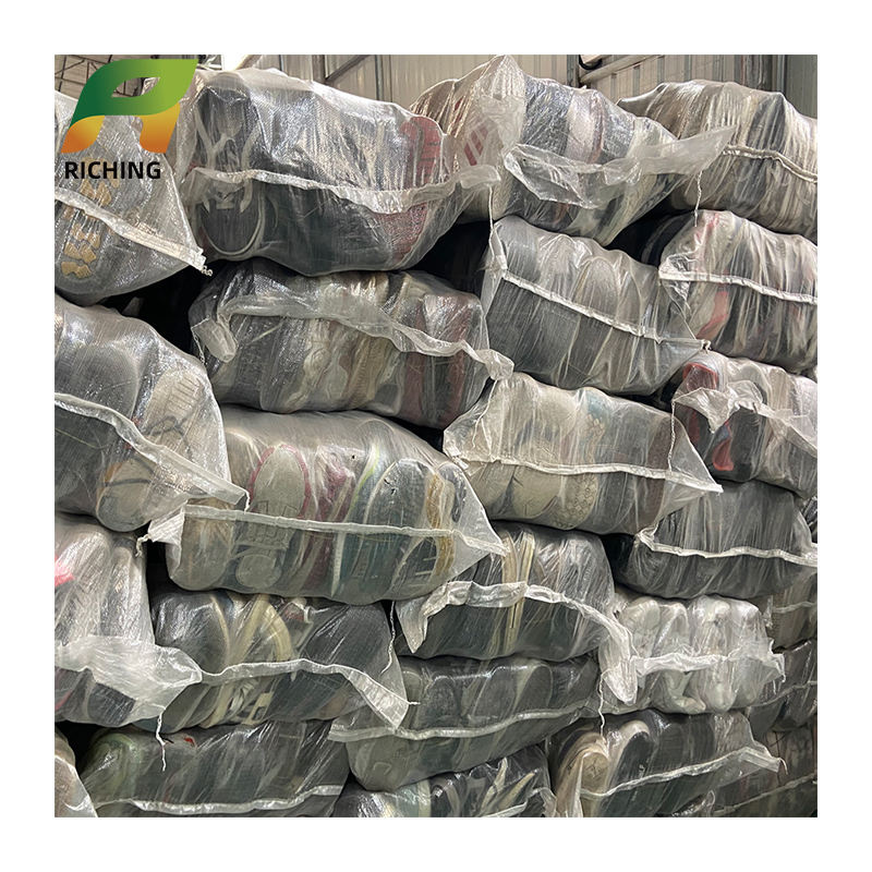 Stock Shoes Both Men and Women Second Hand Sneaker Shoes Boots Supplier