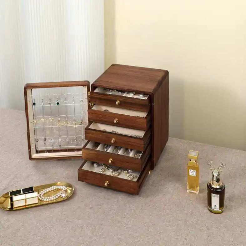 Hot Selling Opulent Jewelry Organizer for Partition Management