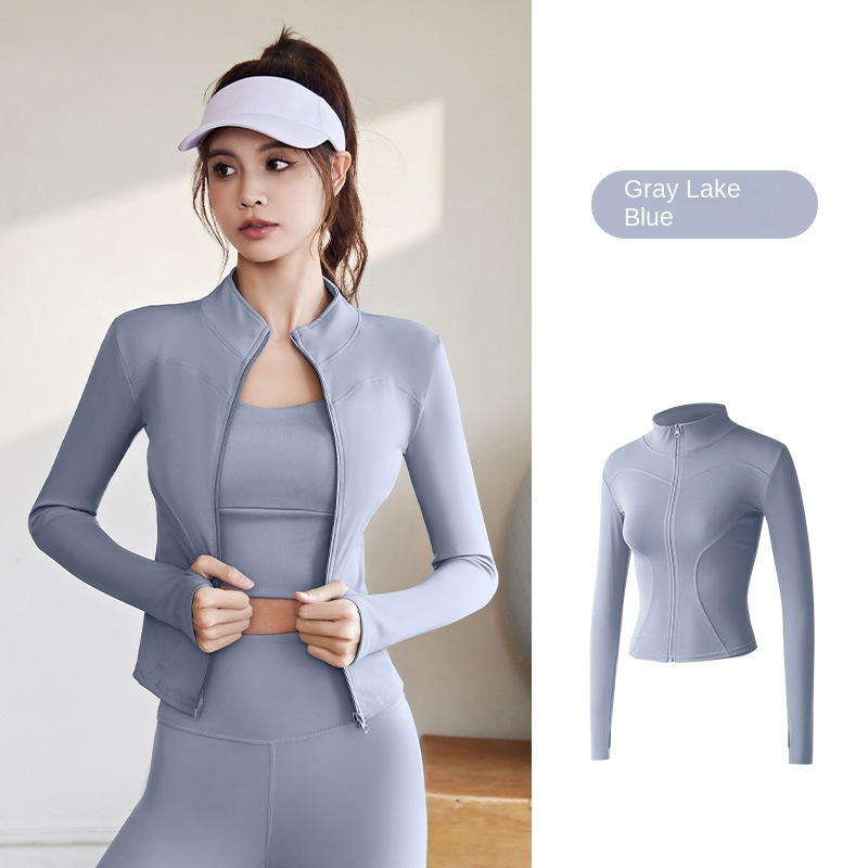 Chic Yoga Jacket and Workout Top for Stylish Gym Outfits