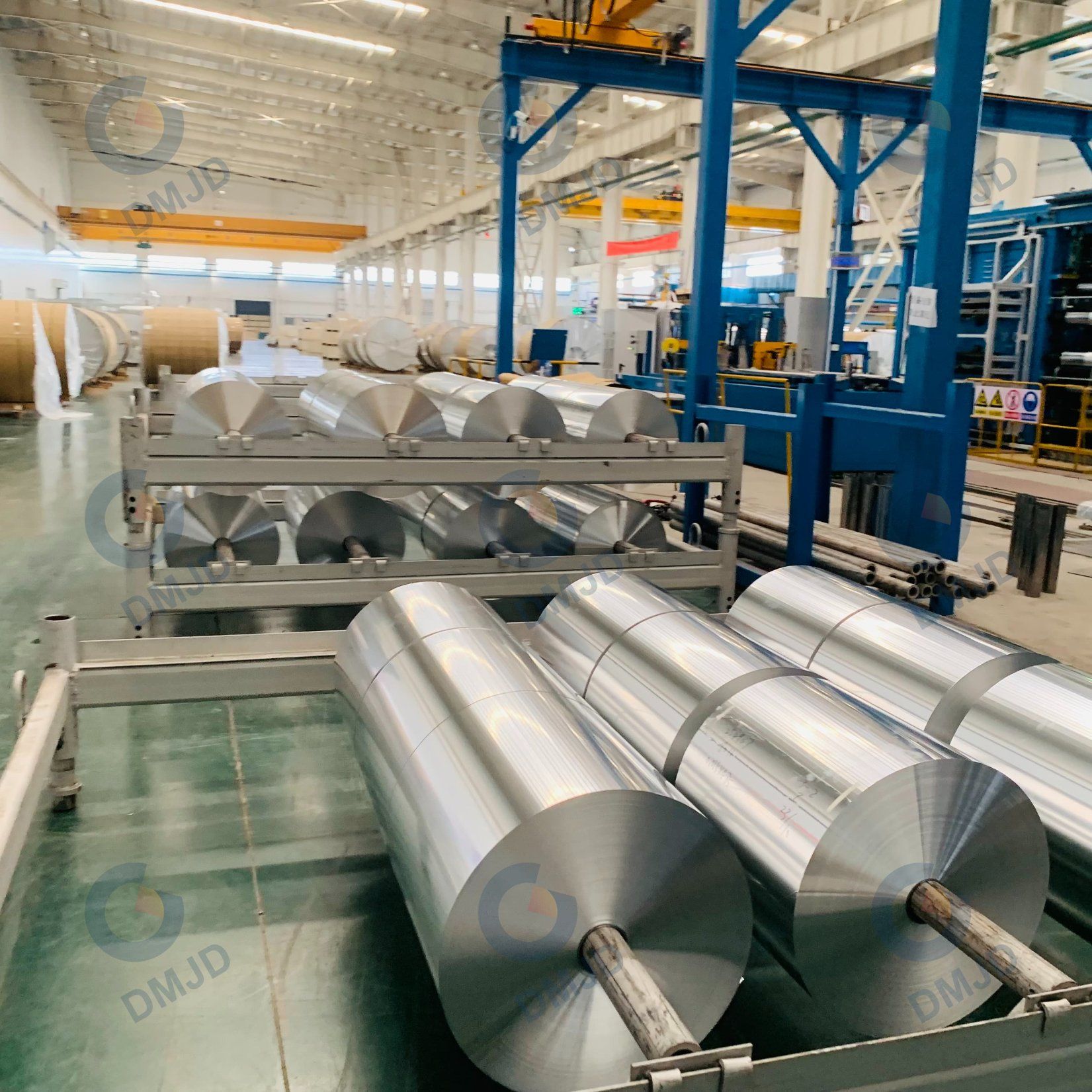 Aluminium Foil Jumbo Roll Manufacturer 8011/8006/8079 Aluminium Foil Jumbo Roll Industrial Aluminium Foil Container