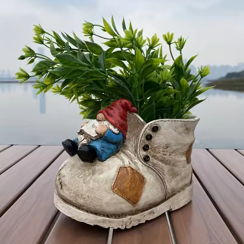 Creative Distressed Dwarf Boot Shape Resin Flower Pot Shabby Dirty Sneaker Planter For Garden Home Decor Rustic Flower Vase