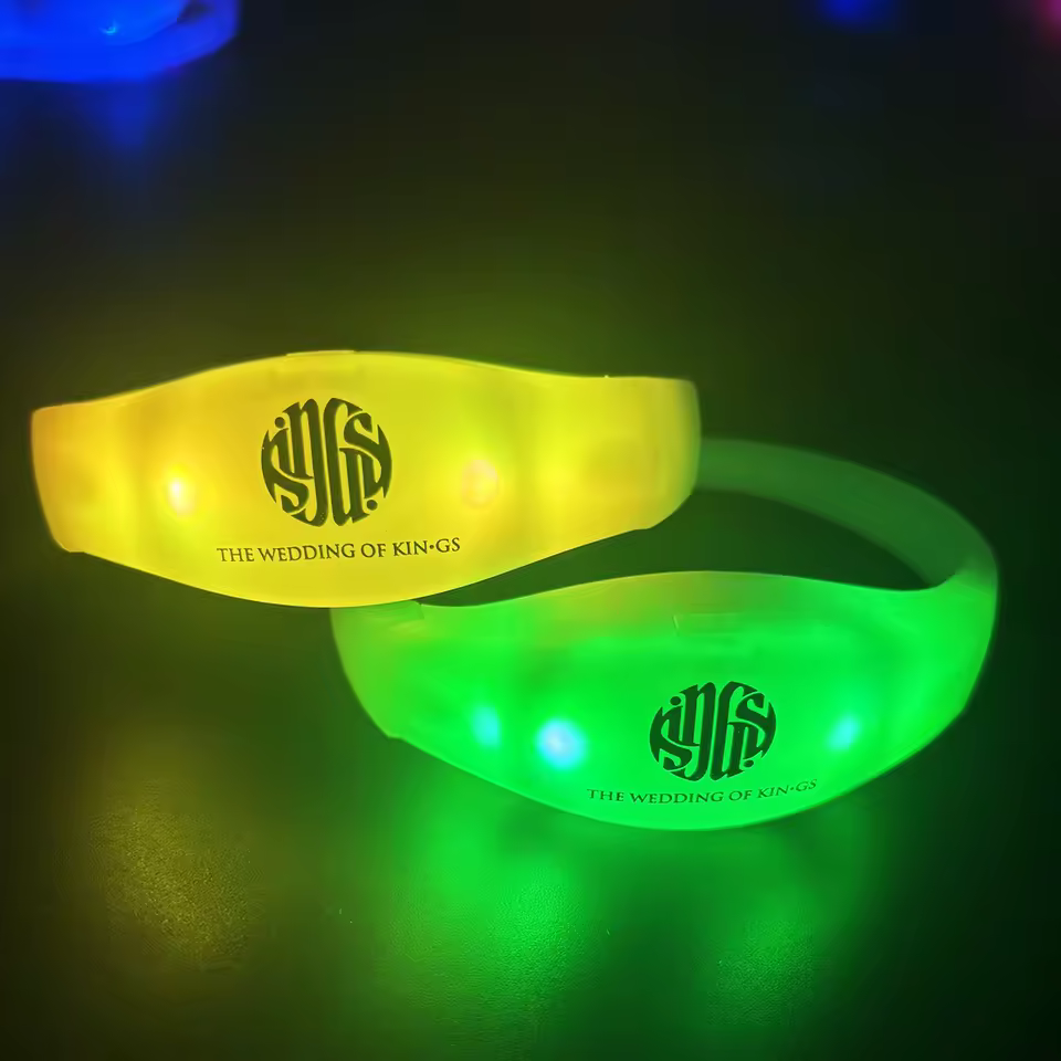 Live Show Festival Concert Personalized Vibrating Remote Control Glowing Elastic Light Up Luminous Wristband Bracelete Led