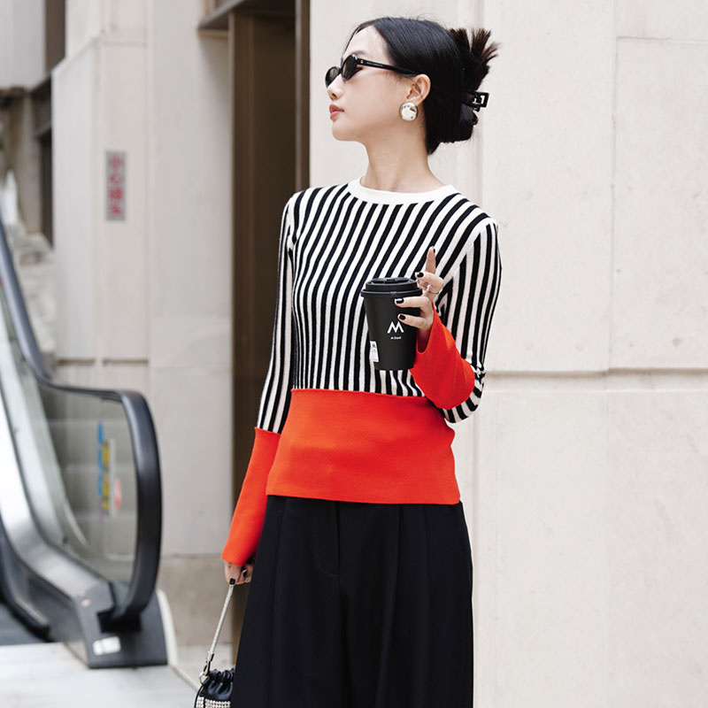 Women Sweater 2025 Trendy Fall Crew Neck Stripe Blouses for Winter Fashion Essentials