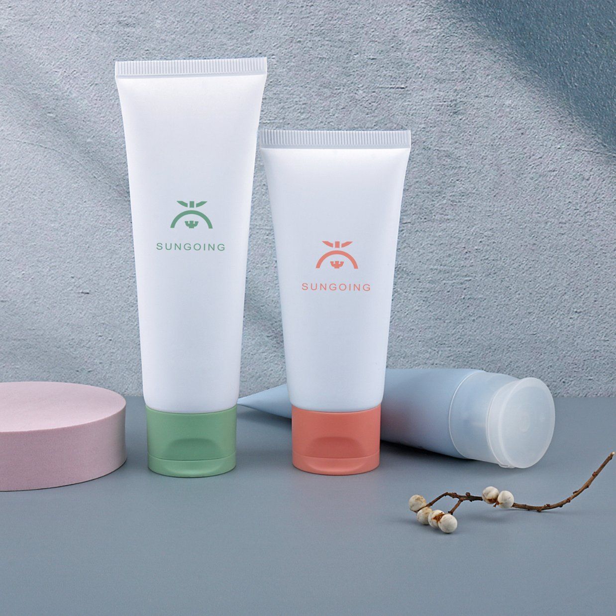 Silicone Valve Flip Top Caps 40 mm PP and Silicone Material for Tube Cosmetic Packaging Matte Appearance