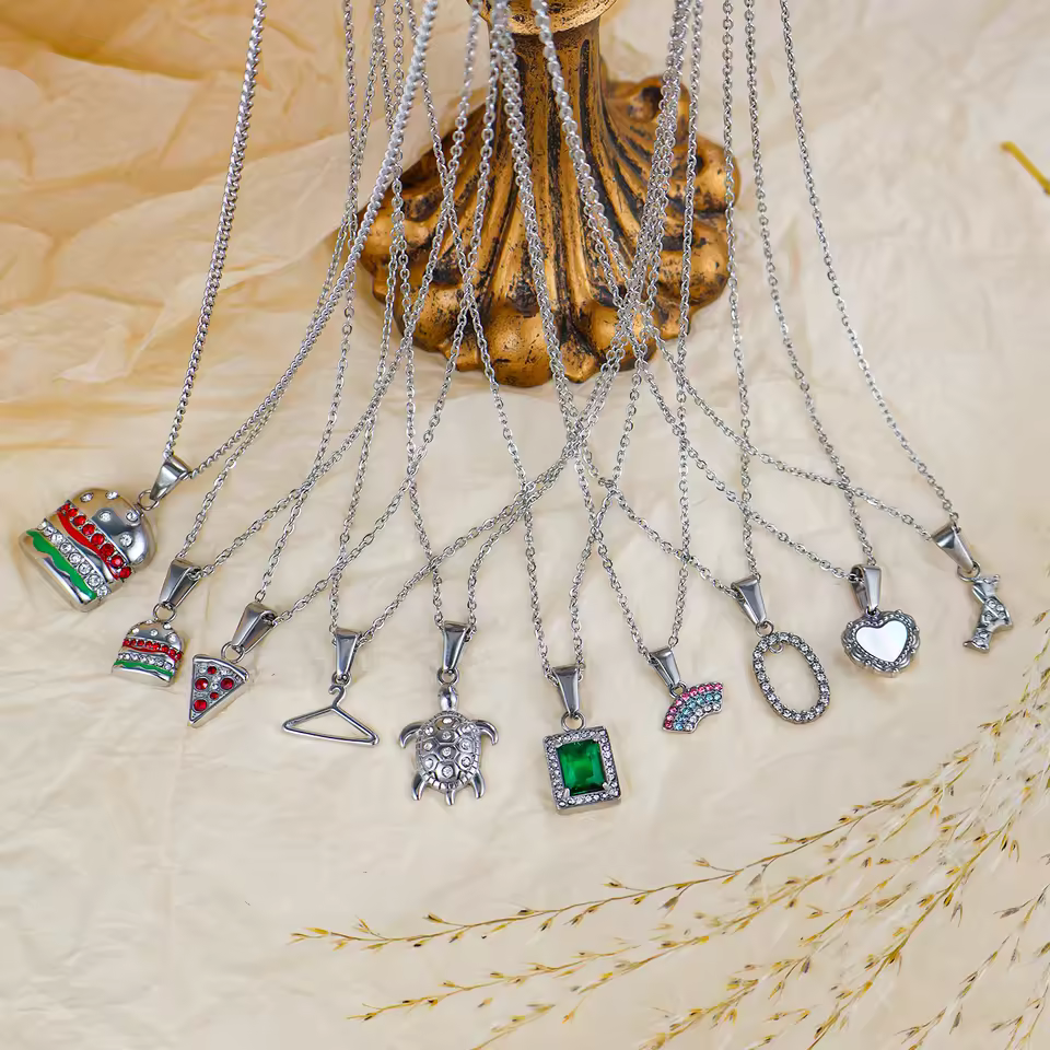 Olivia Oem Simple Fashion Style Pendant Chain Factory 18k Pvd Gold Plated Stainless Steel Necklace Women Jewelry Accessories