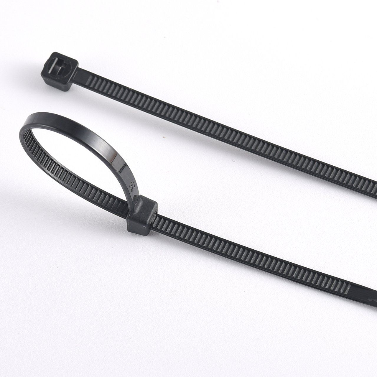 High Standard Self-Locking Nylon Cable Ties with Stable Quality