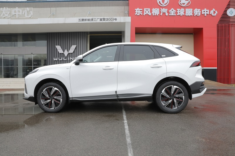 Dongfeng Forthing Manufacturer's Hot Sale Large Space Hybrid SUV Spacious Sporty 1.5L High Economy Leather Dark Metal