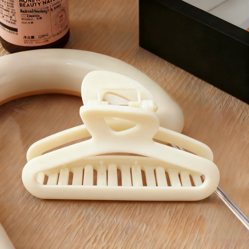 Hot Selling Simple Fashion Long Soft Silicon Color Shark Clip