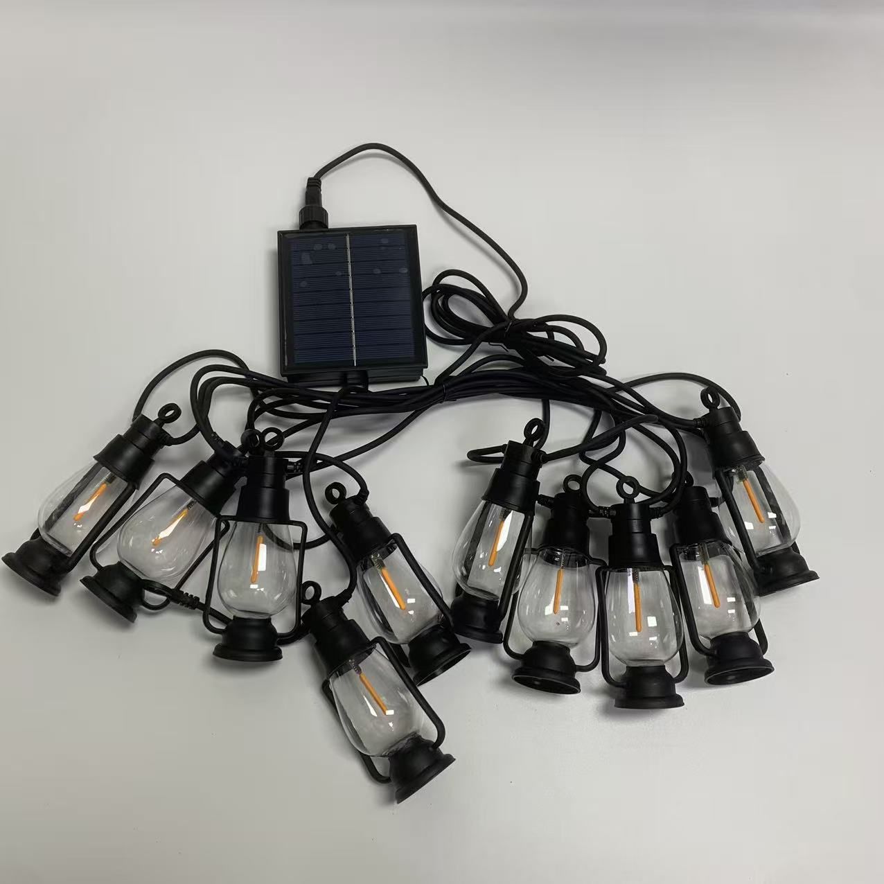 New Retro Flame-Effect Kerosene Lamp Garden Halloween Decoration Solar String Light