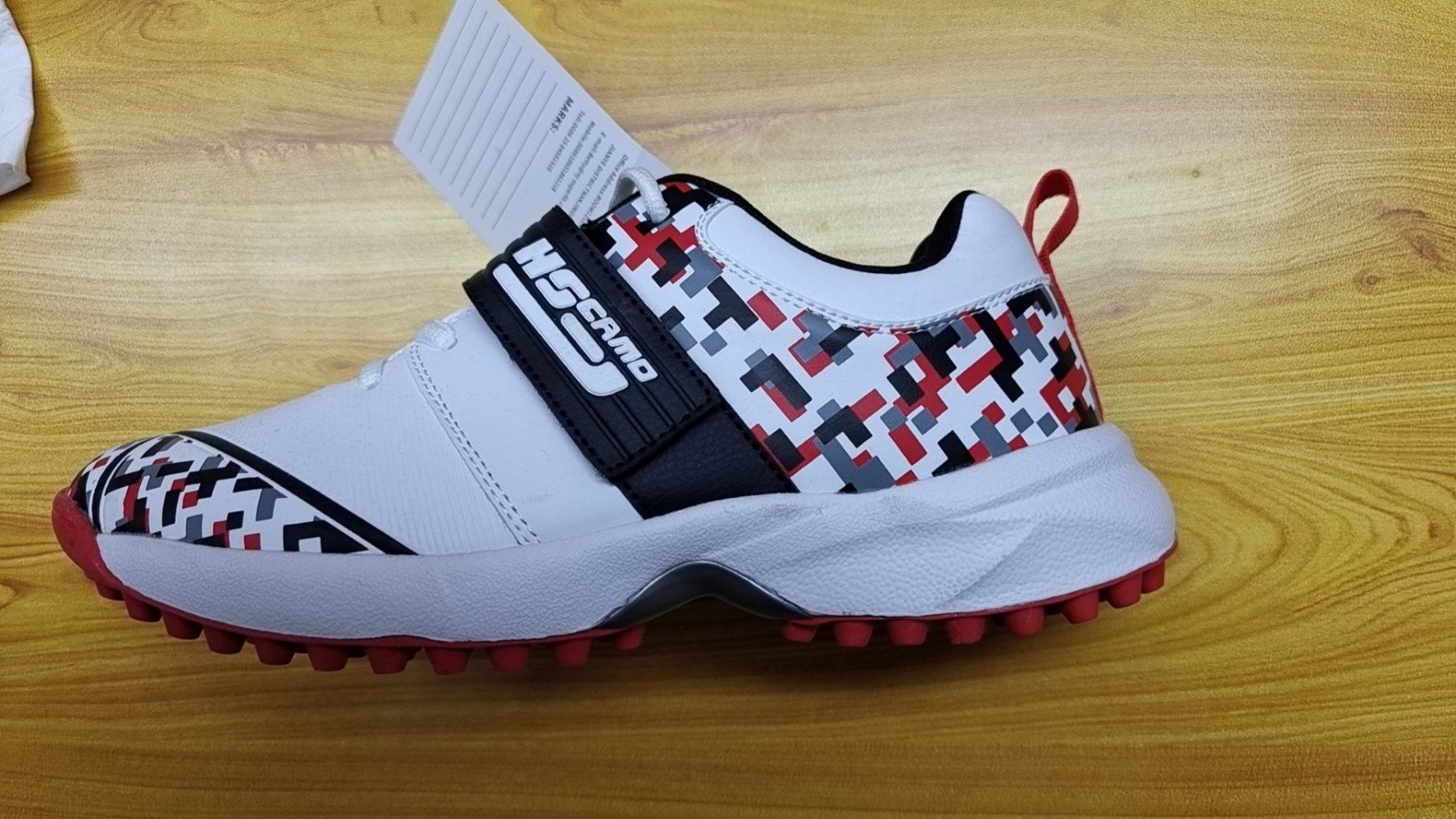 2024 Flat Outsole Fly-Knit Sport Shoes