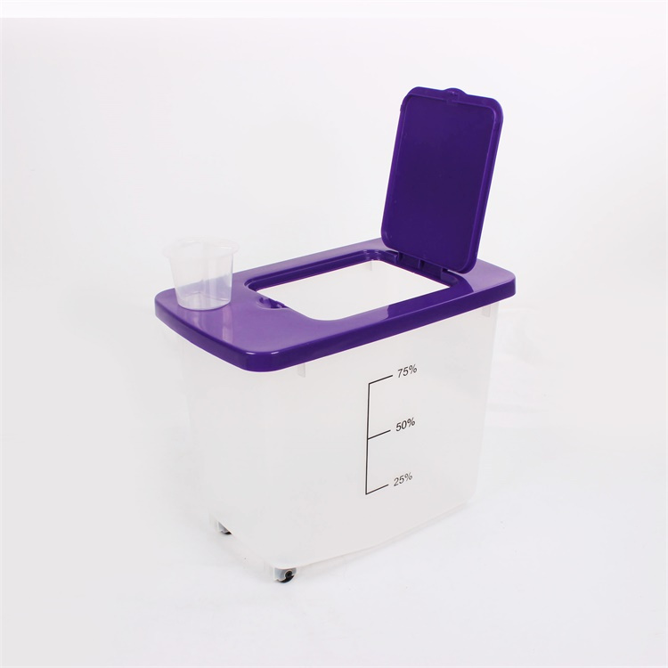 30lt 15kg Plastic PP Dry Food Storage Container for Dog and Cat with Wheeiles