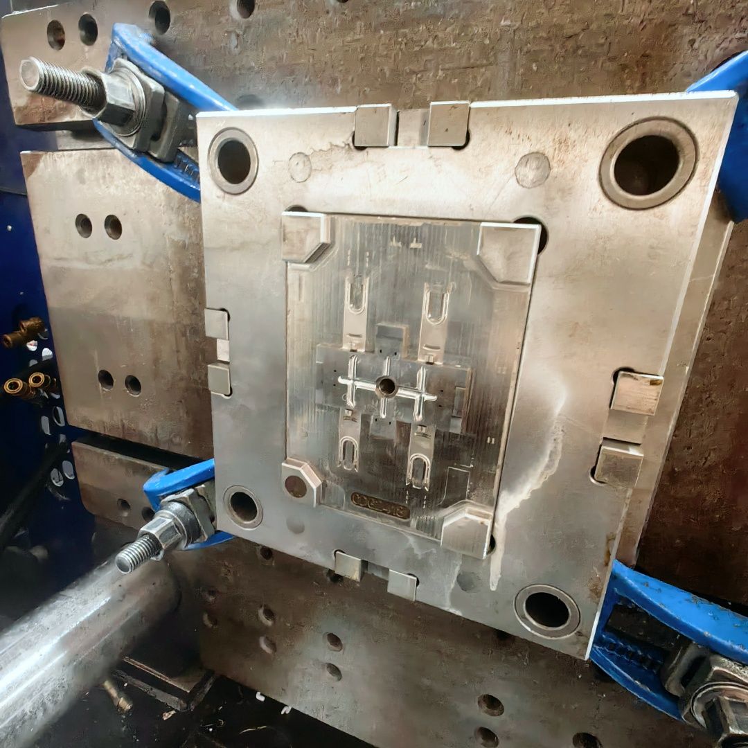 Customizable Customer Injection Molding Plastic Base Cover Wall Outlet Lighting Fixture Power Module Plastic Switch Mold