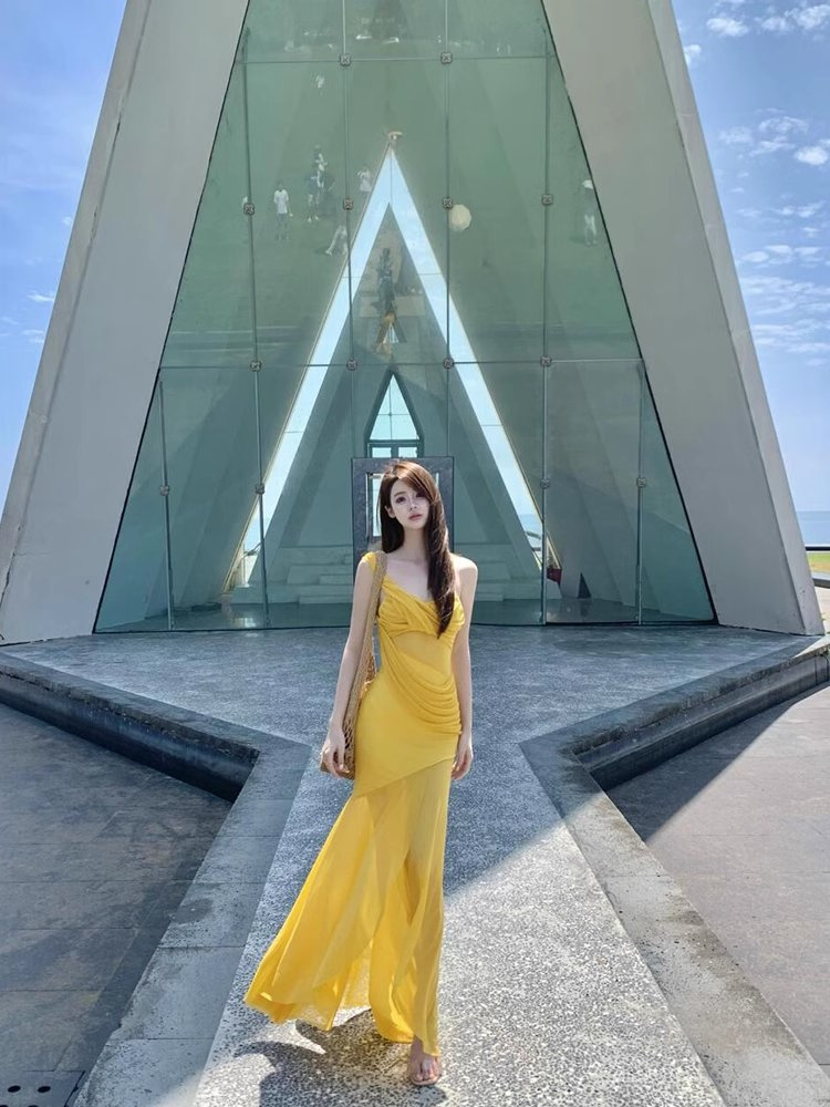 Romantic Yellow Elegant Maxi Holiday Ladies Sleeveless V-Neck Dress