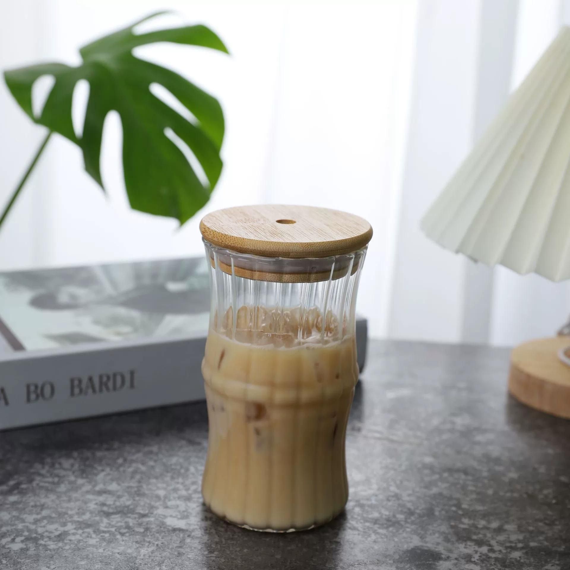 Wholesale Stripe Glass Jar Juice Bottles Coffee Cup Clear Glassware Drinkware Iced Coffee Mug Tumbler Cup with Straw and Bamboo Lid