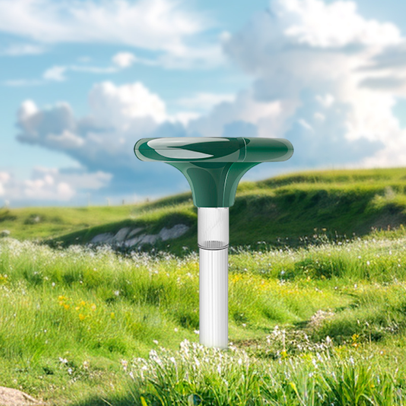 Outdoor Waterproof Solar Pest and Snake Repeller with LED Lights for Garden