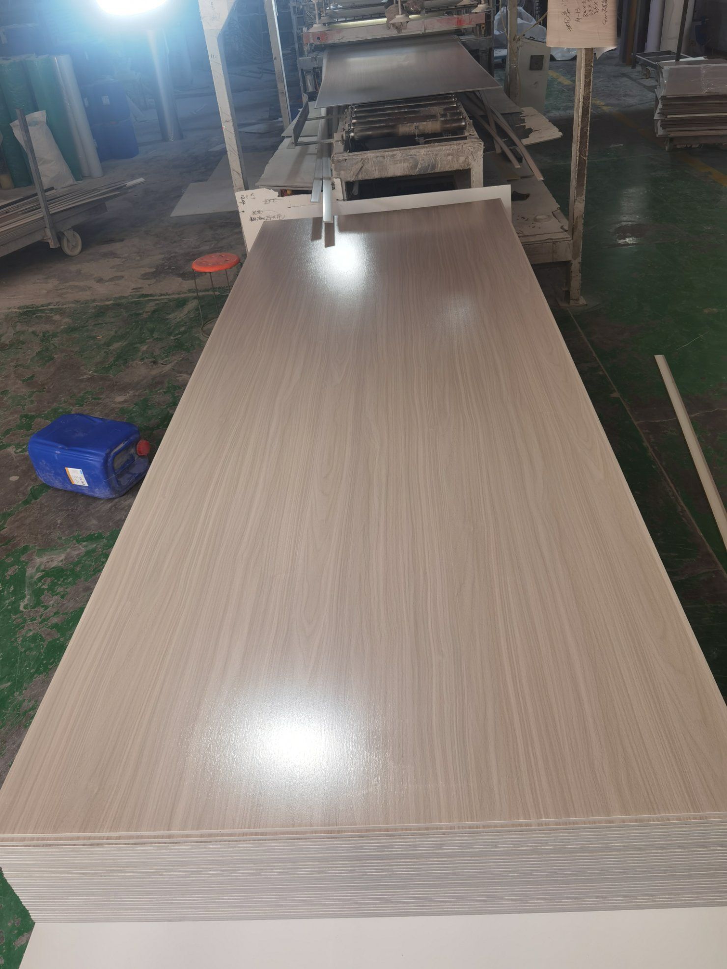 Wholesale Modern Bamboo Charcoal Wood Veneer for Home Decoration Waterproof Building Construction Materials Graphic Design