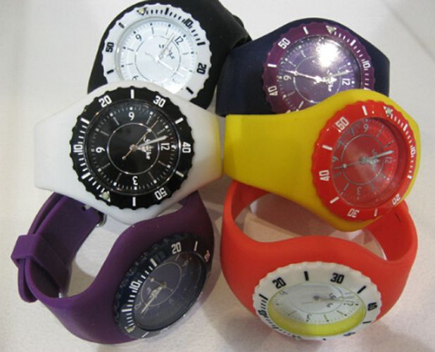 Latest Design Colorful Silicone Sports Watch
