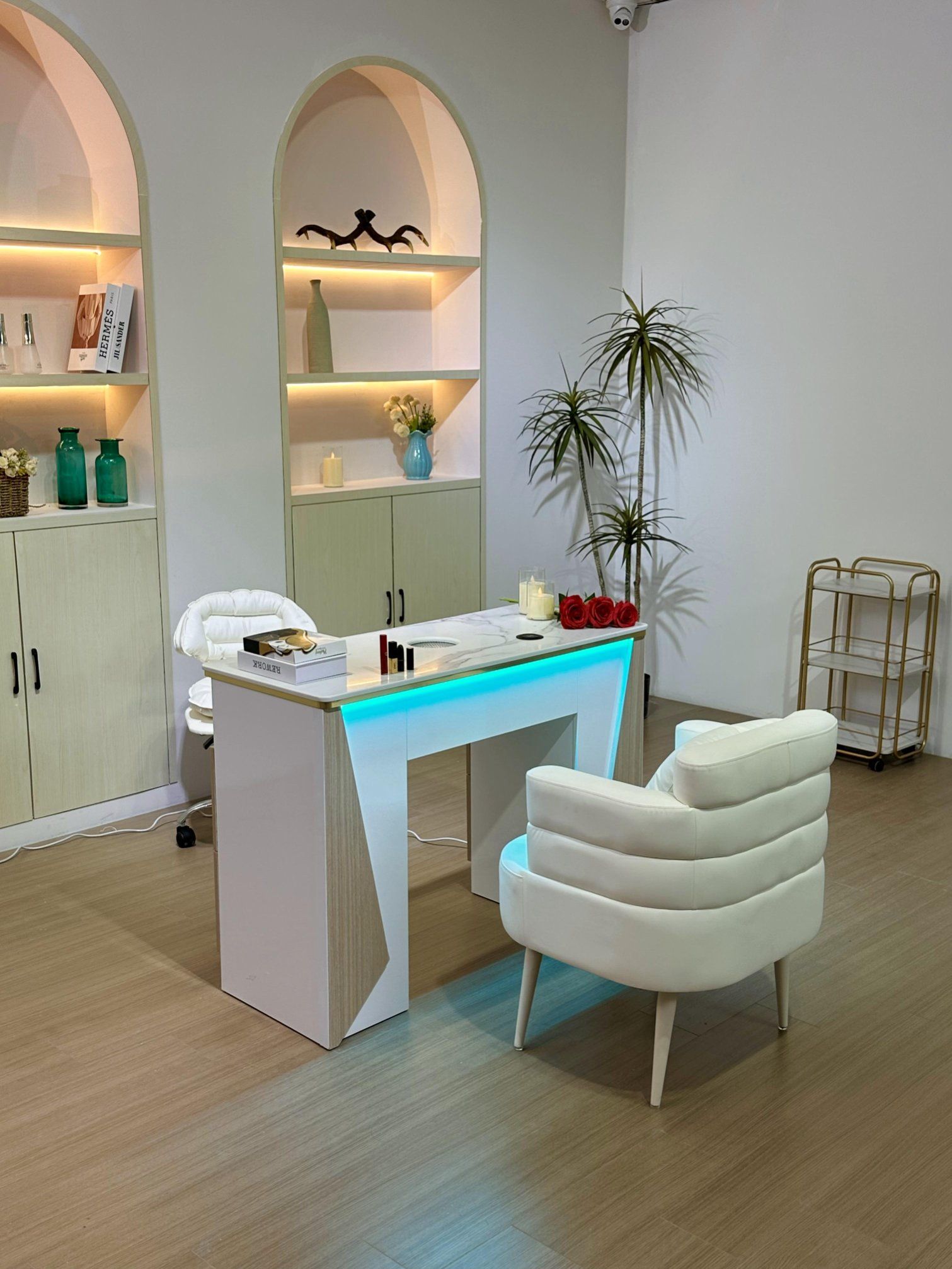 Salon Furniture Nail Art Care Manicure Table Luxury Nail Desk Table with Dust Collector