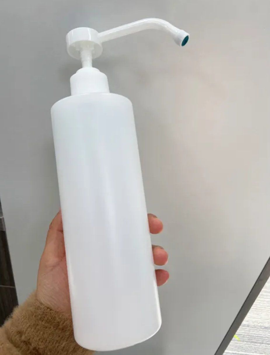 500ml OEM HDPE Plastic Bottle with Spray Pump in Stock for Cream Lotion and Sreum
