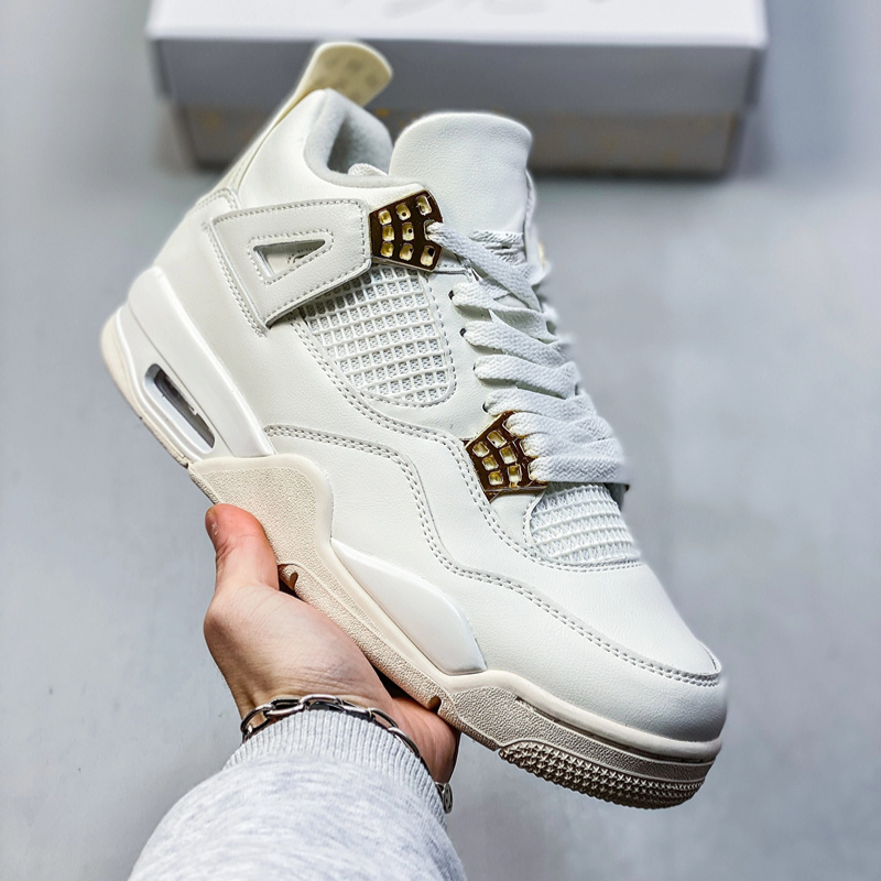 Durable Outdoor Shoes, 2.7kg Weight, Box Included, Air & Sea Shipping