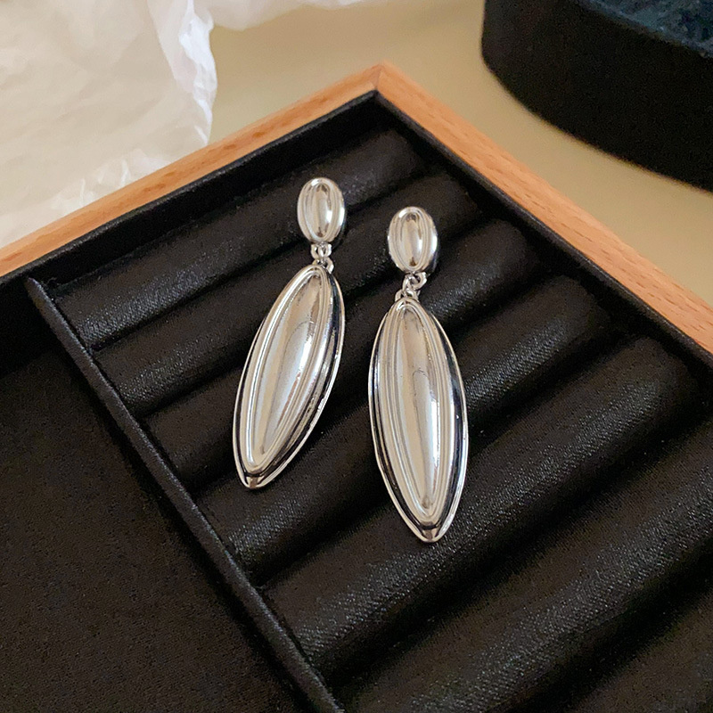 Silver Premium Feeling Silver Geometric Beads Heart Earrings Niche Personalized Earrings Cold Wind Earrings