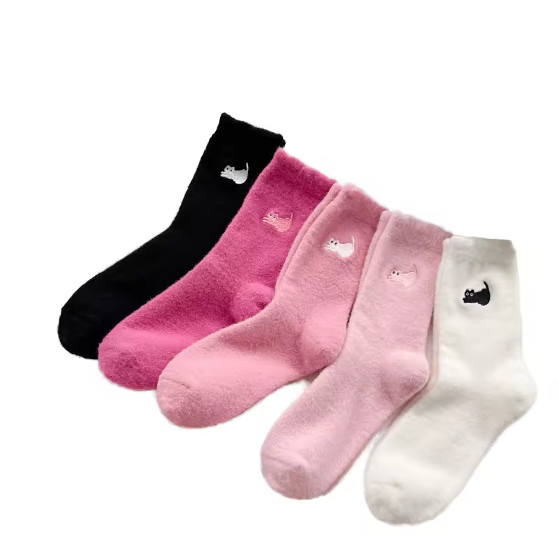 Hot Selling 10pcs Cat Socks For Girls Wholesale Breathable And Cute Print Free Size Anti-slip Custom Logo Design For Spring
