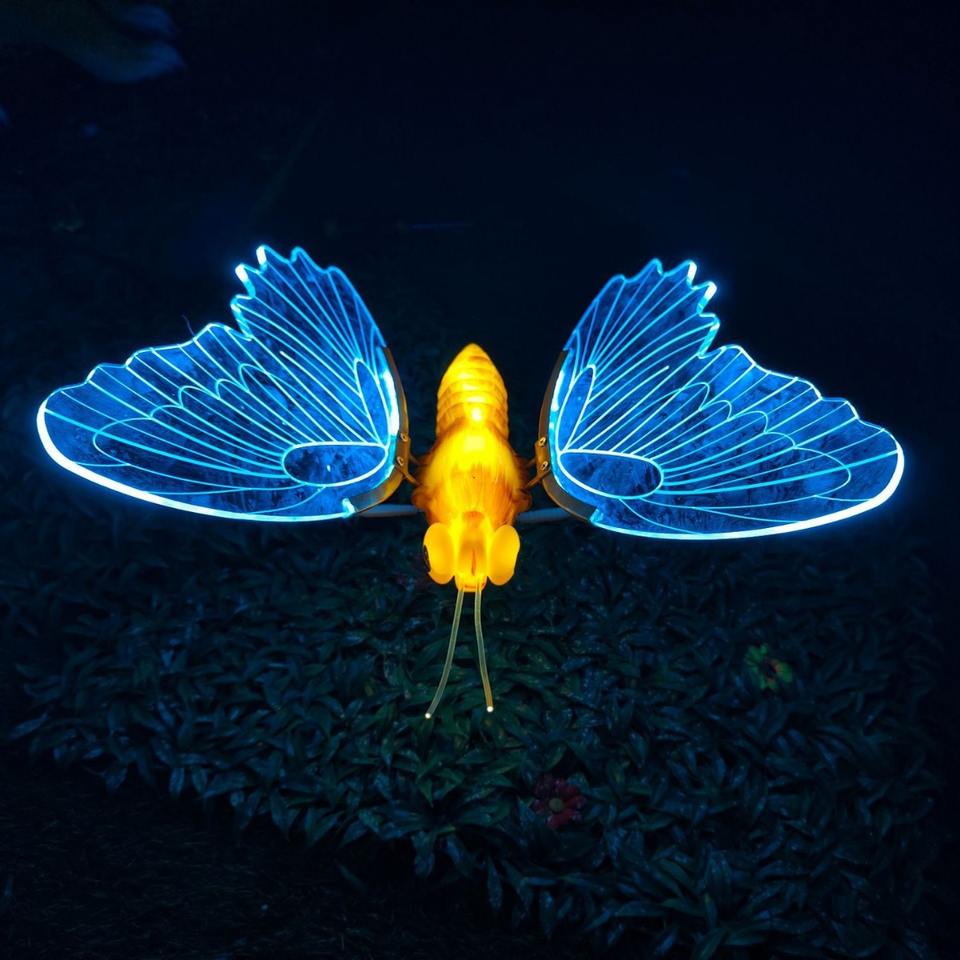 Outdoor IP65 LED Dynamic Butterfly Motif Lights 3D Acrylic Park Lawn Decoration Christmas Landscape Lighting Manufacturer
