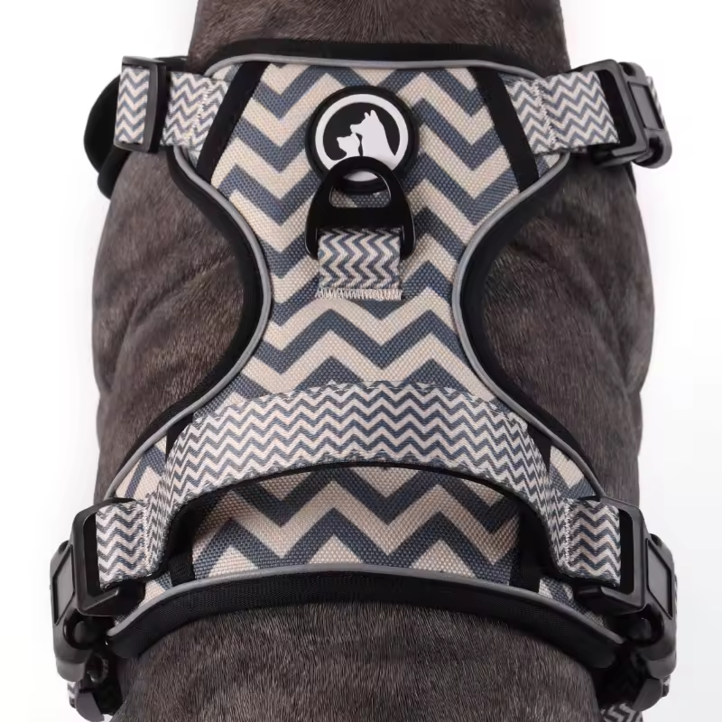 Wholesale Durable No Pull Dog Harness With Strong Buckle Soft Close Handle Reflective Safety Oxford Nylon Dog Harness