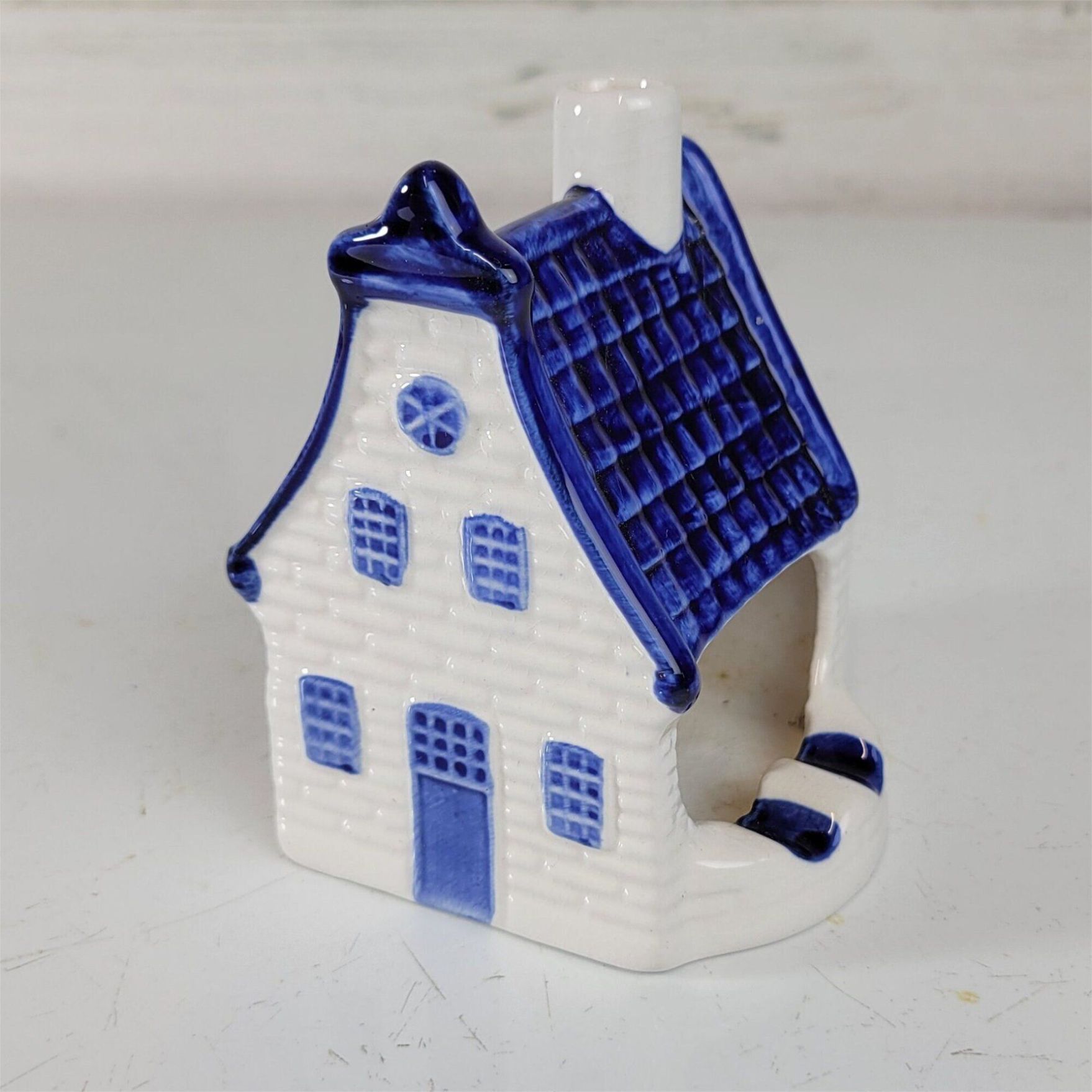 Wholesale Price OEM Manufacturer Holland Dutch Souvenirs Porcelain Delftware Crafts Vintage Delft Blue and White Ceramic Canal House Aroma Incense Burner