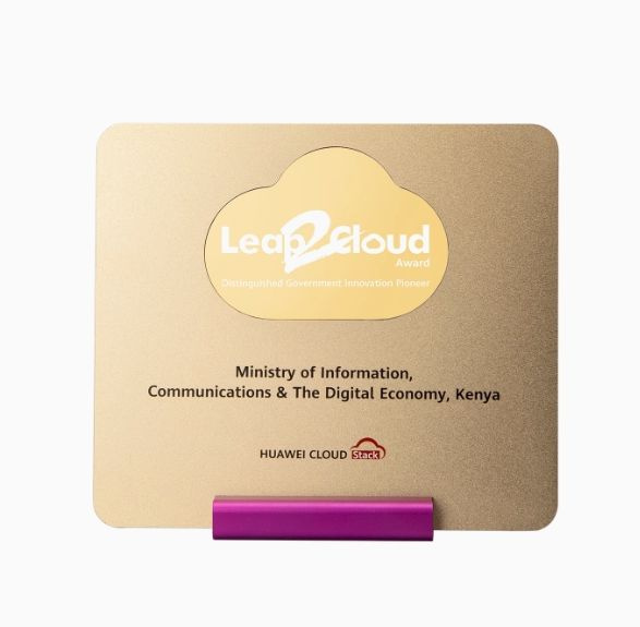 Personalized Metal Engraving UV Printing Gold Trophy Award Plaque Ornaments