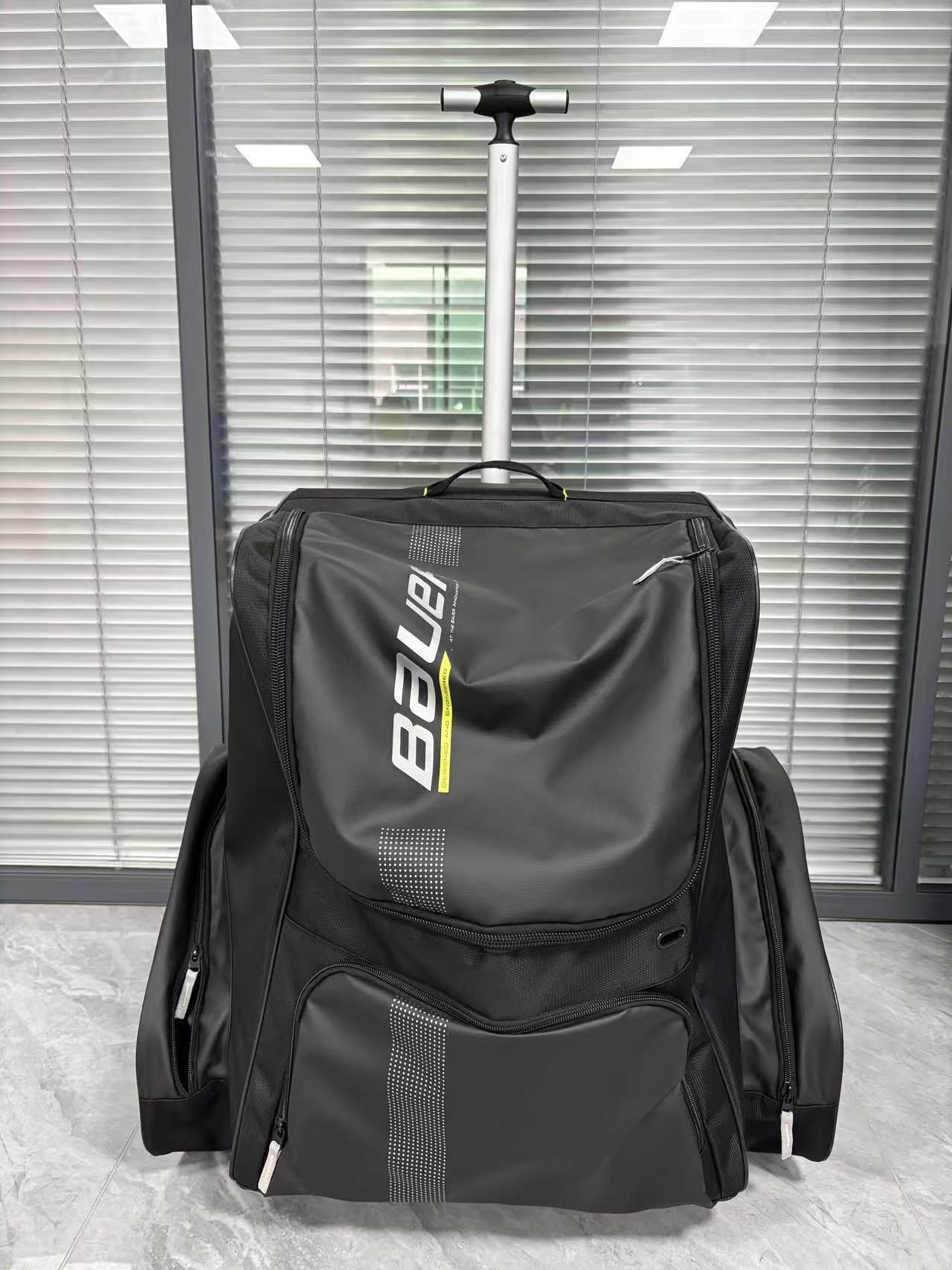 39-Inch Hockey Bag with Wheels, Large Ice Hockey Duffel Travel Bag for Equipment & Gear, with Separate Shoe Compartment