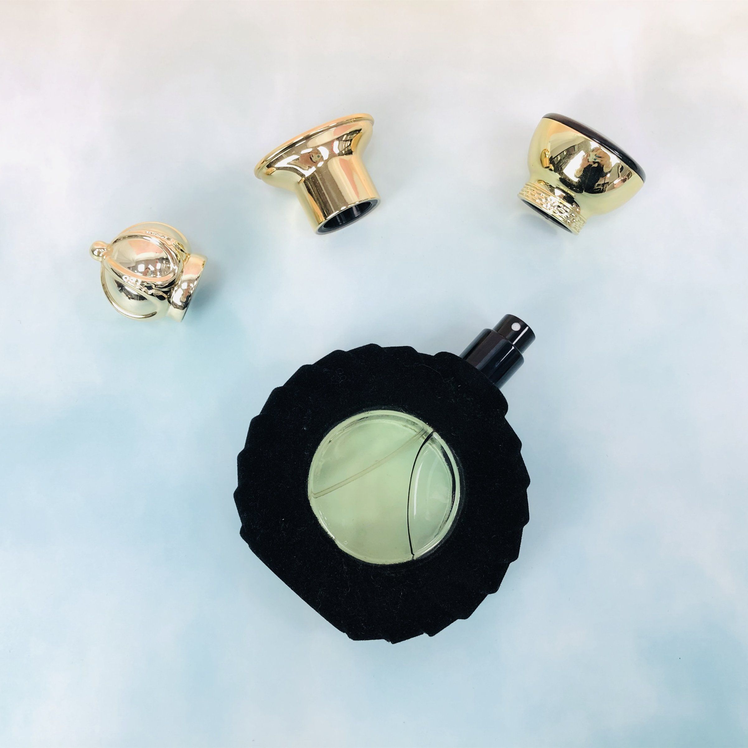 Empty High Quality Cylinder Transparent OEM Glass 50 Ml Perfume Bottle with Gift Box Pump Spray