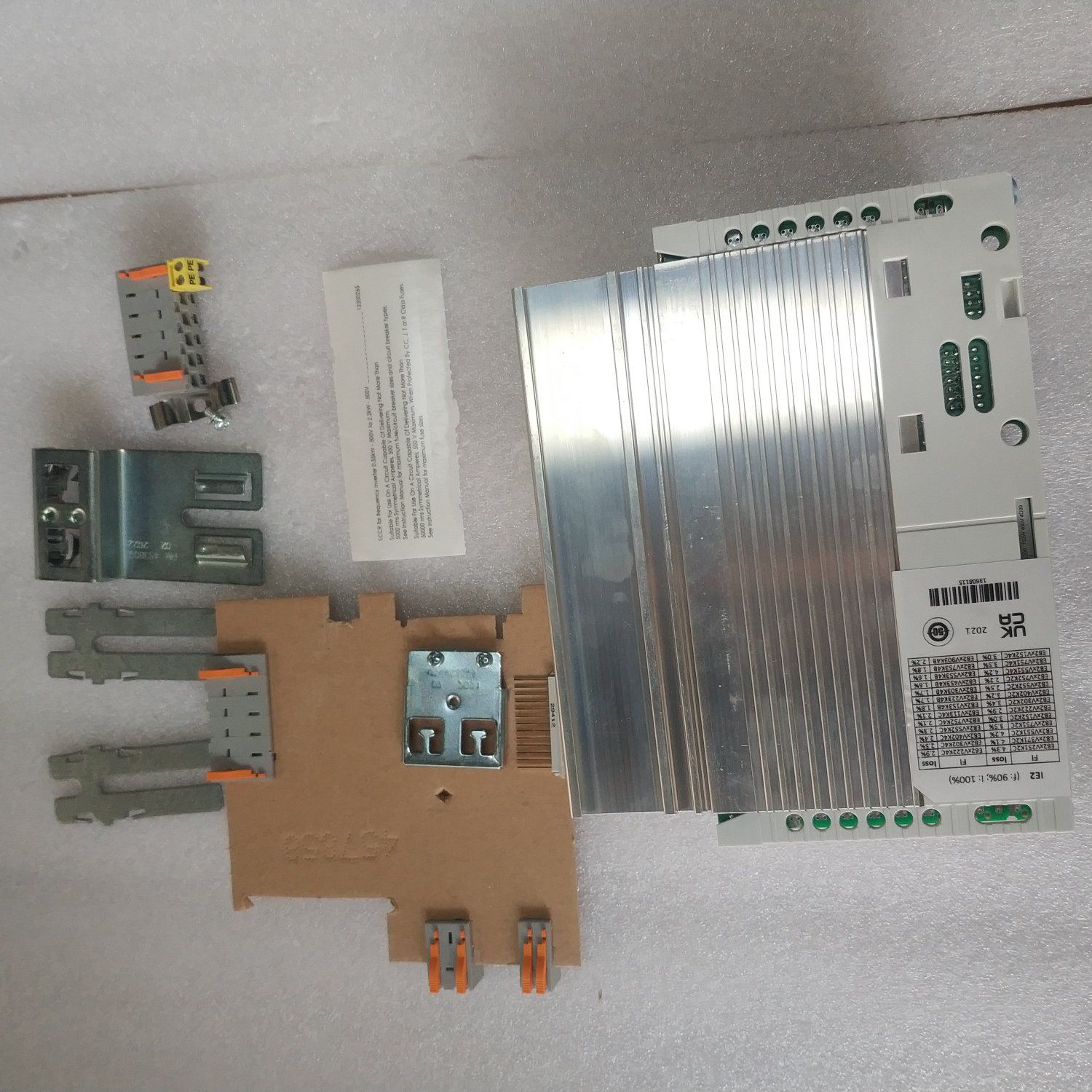 Original New for Lenze Inverter Drive 8200 Vector 0.75kw L37u395235 E82EV751-4c200 D-31855 Aerzen for Man Roland 700