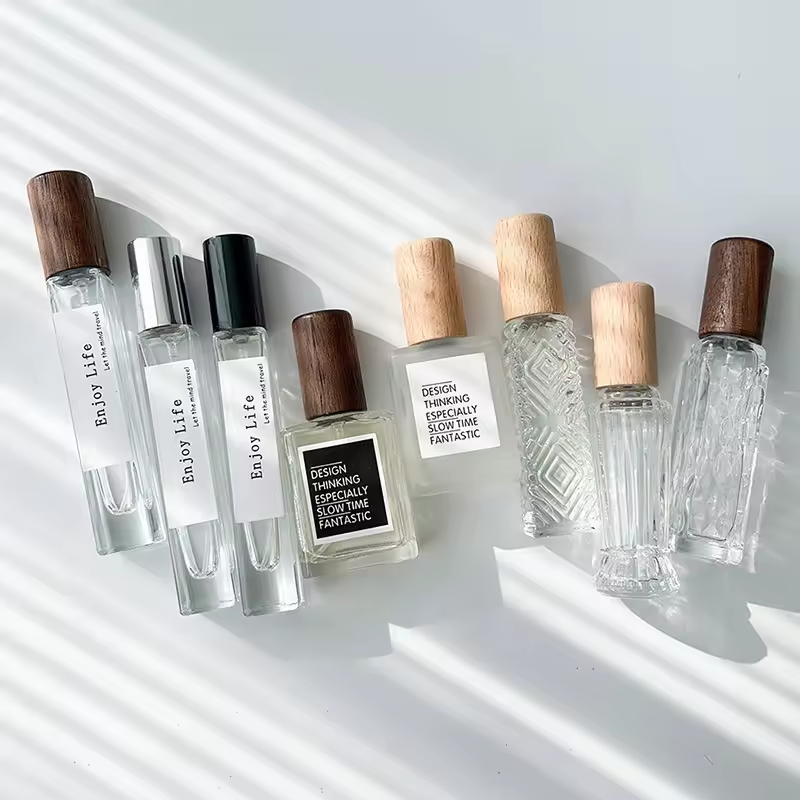 5ml-30ml Hot Sale Square Flat Empty Transparent Glass Spray Bottles Wood Cap Refillable Fine Mist Travel Spray Perfume Bottle