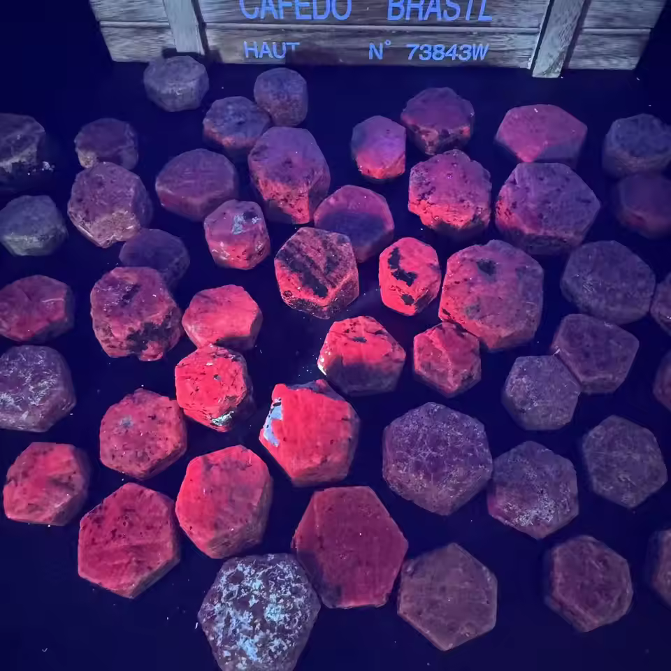 Wholesale Raw Natural Crystal Material Original Ruby Stones Rose Red Rubine Natural Rough Gemstone