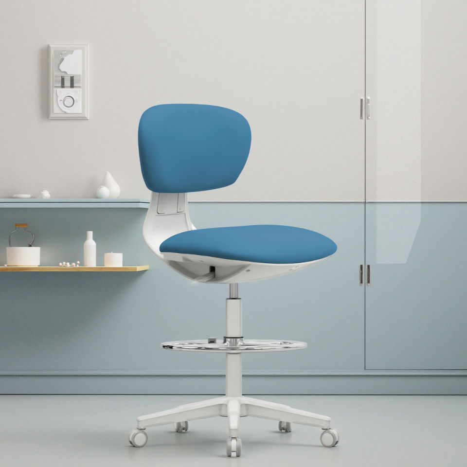 Adjustable Swivel Medical Nurse Stool With Leather Backrest For Dental Clinics Steel Frame Doctor Stool Chair For Hospitals