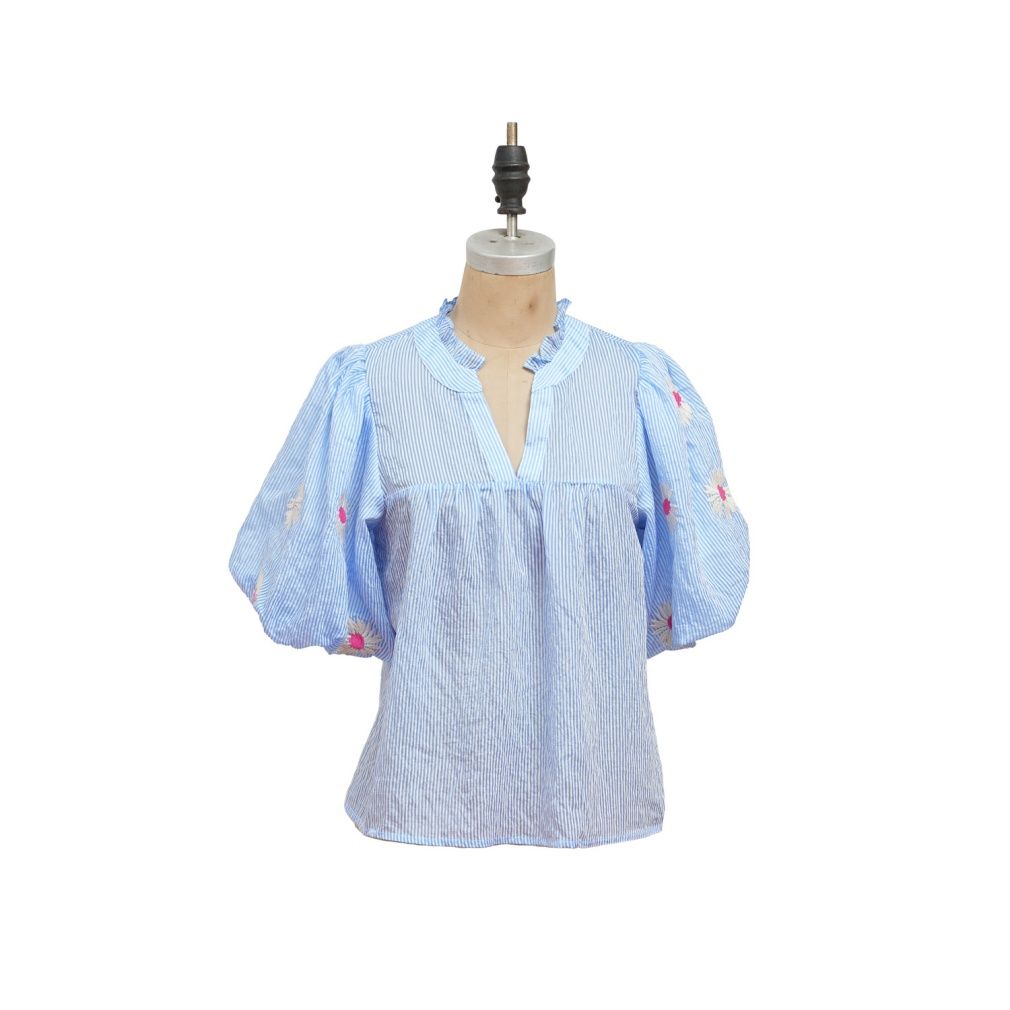 Summer Woman Top Light Blue Short Sleeve Loose Fit