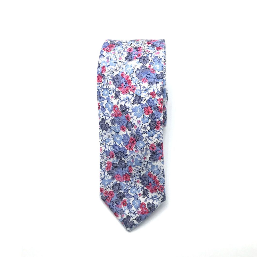 Trendy Design Generous Customizable Fashion Tie for Social Activists