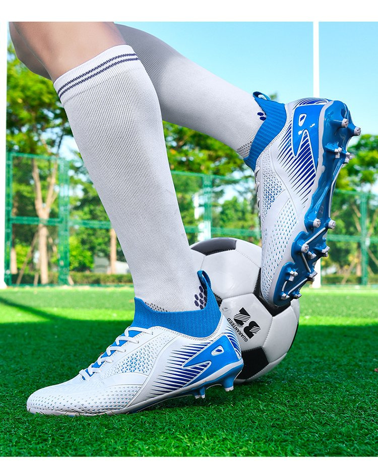 New Design Men Women Kid Soccer Boots Family Oversize Outdoor Football Shoes