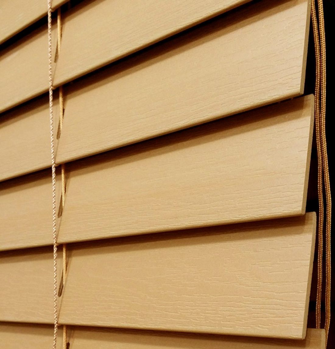 Manufacturers Selling Light-Filtering Faux Wood Window Venetian Blinds & Curtains