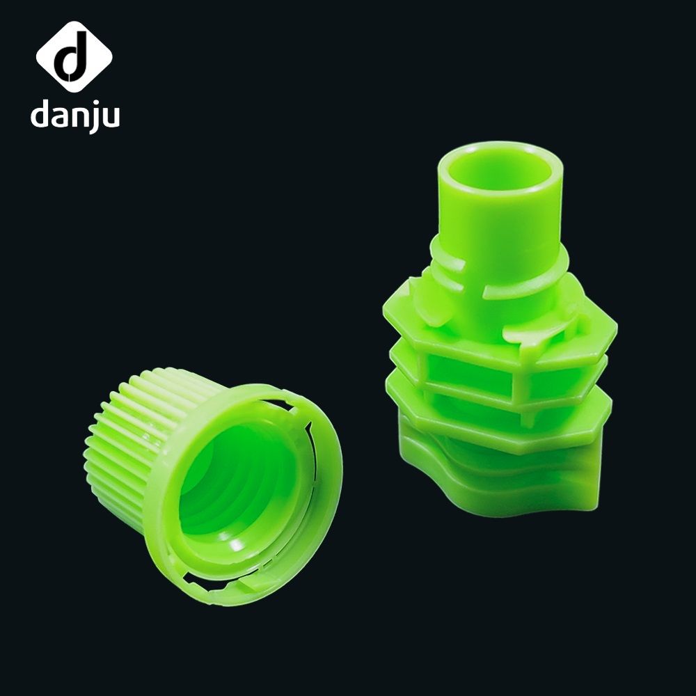 Shantou Manufacturer 8.6mm Green Color PP Material Plastic Spout and Screw Cap