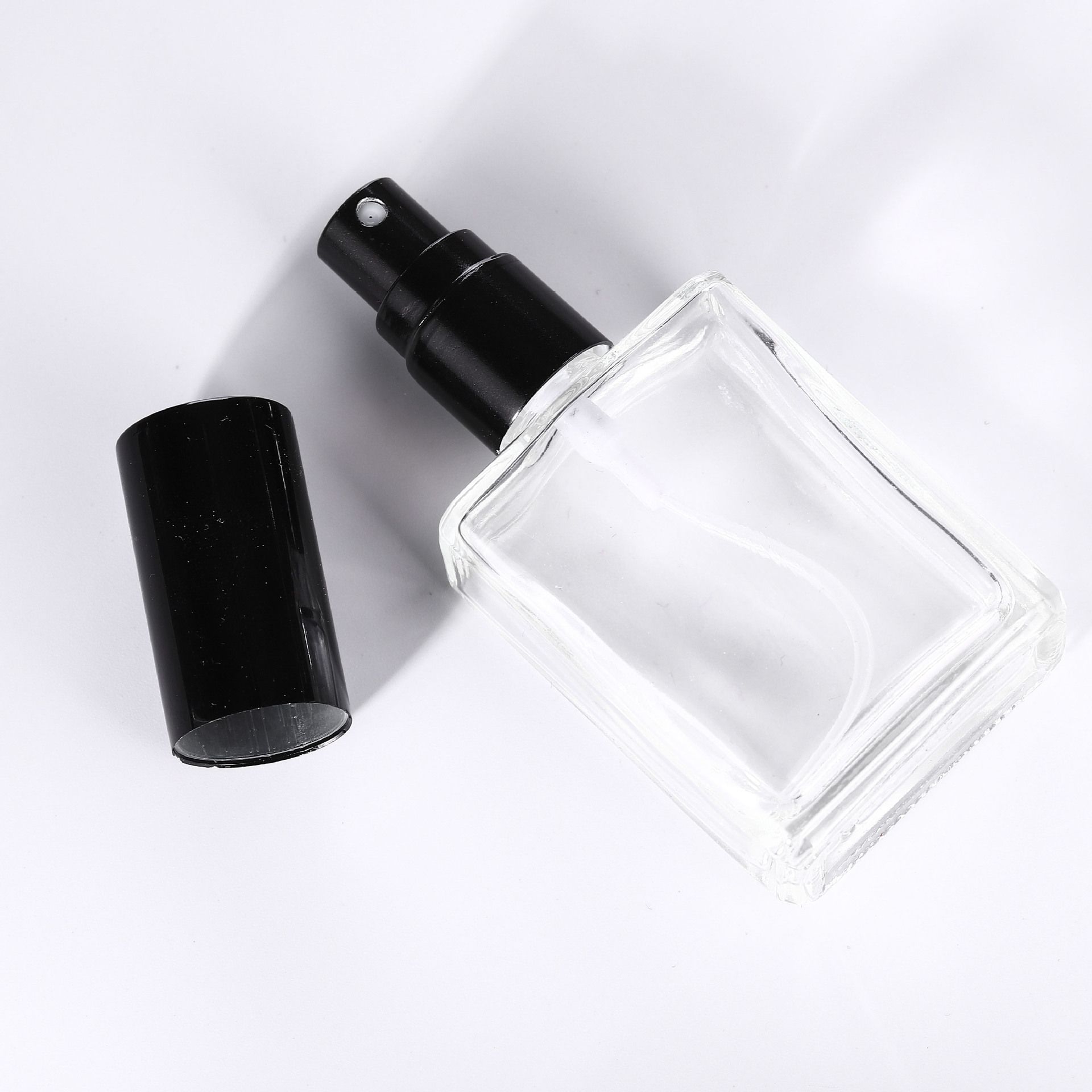 OEM Empty 15ml Black Glass Transparent Rectangle Perfume Spray Bottle Frosted Perfume Bottle with Pump