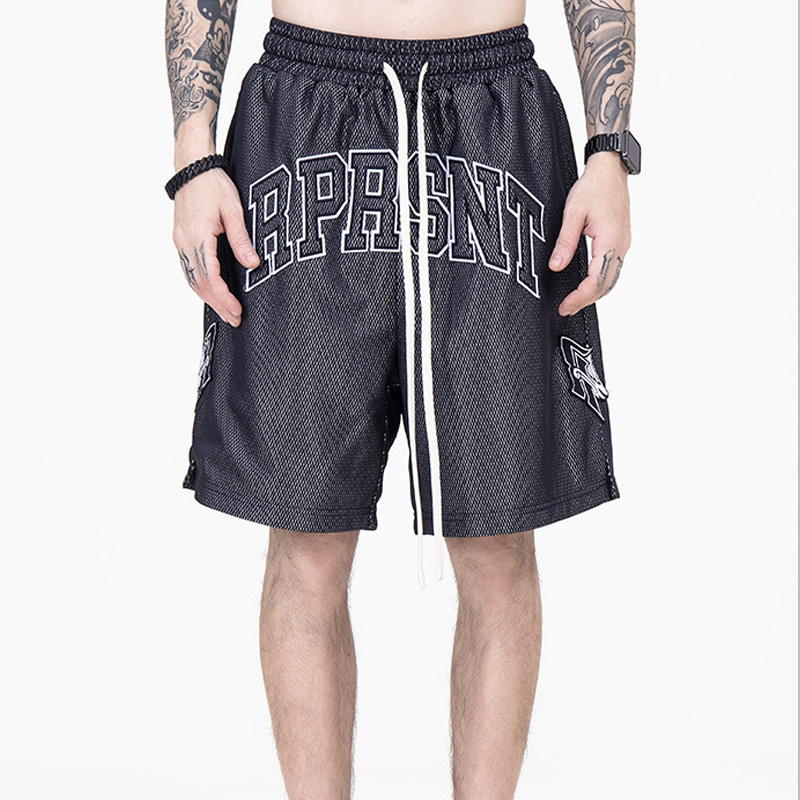 OEM Clothing Supplier 100polyester Fashion Letter Embroidered Mesh Casual Sports Basketball Shorts Men′ S Summer Casual Shorts with Pockets