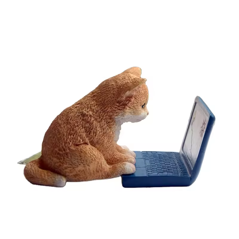 Z09791a Home Decor Cute Craft Gift Cat Animal Playing Computer Kitten Figurine Resin Statue Charms Kawaii Souvenir