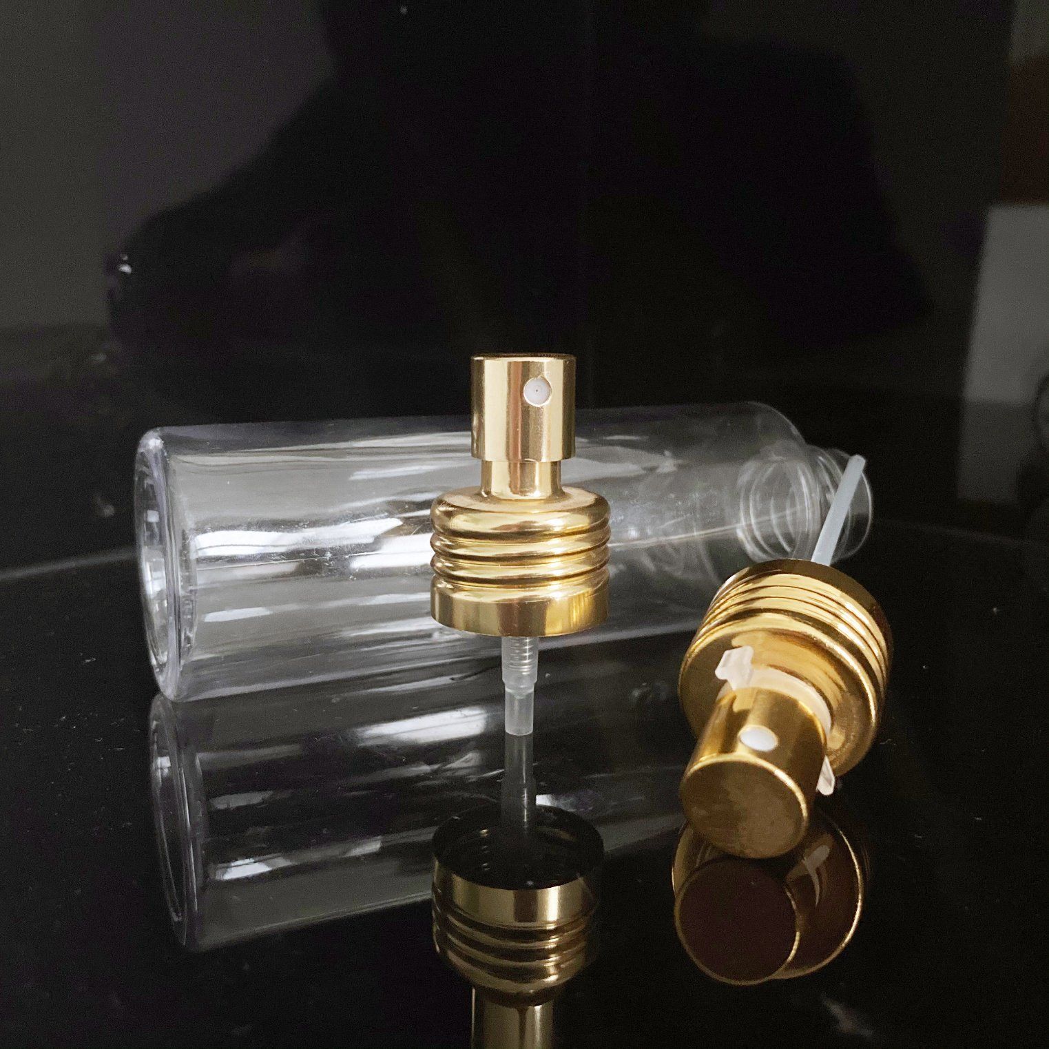 Factory Direct 18 20 24mm Clear Glass Spray Bottle with Shinny Golden Fine Mist Sprayer